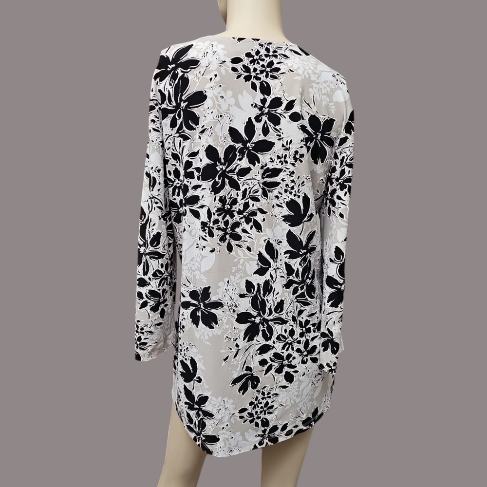 Ladies Floral Knit Slimming Accent Jacket
